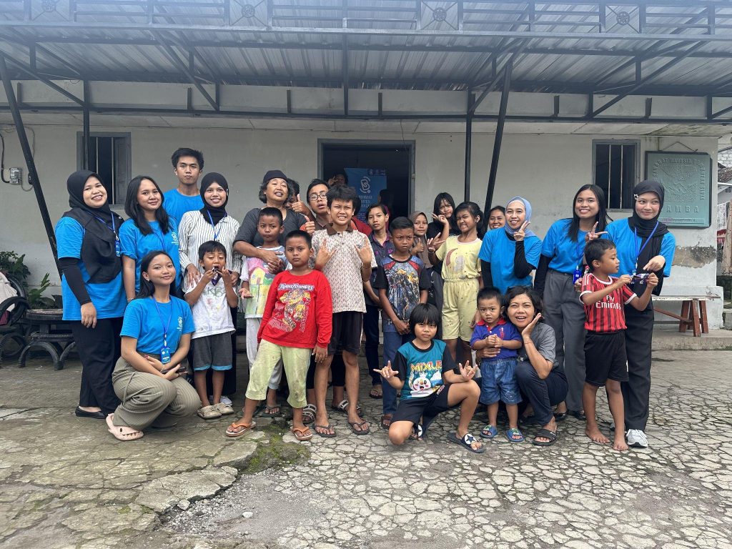Volunteers Berbagi Bites Jogja bersama food heroes dari Yayasan Hamba.
