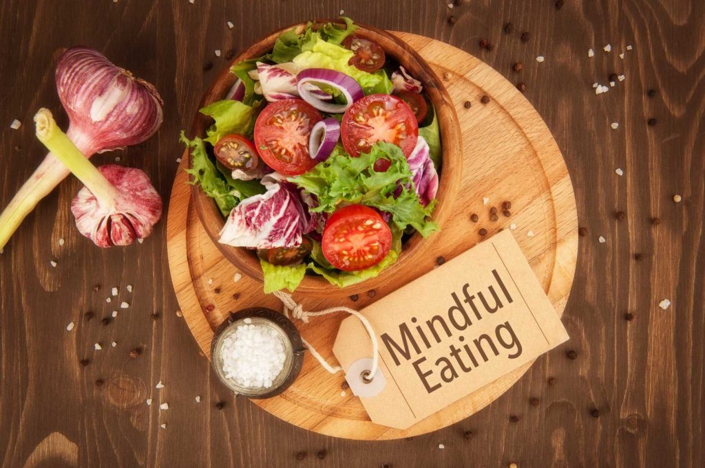 Menerapkan Kebiasaan Baik Melalui Mindful Eating. Sumber: balance-life.gr 